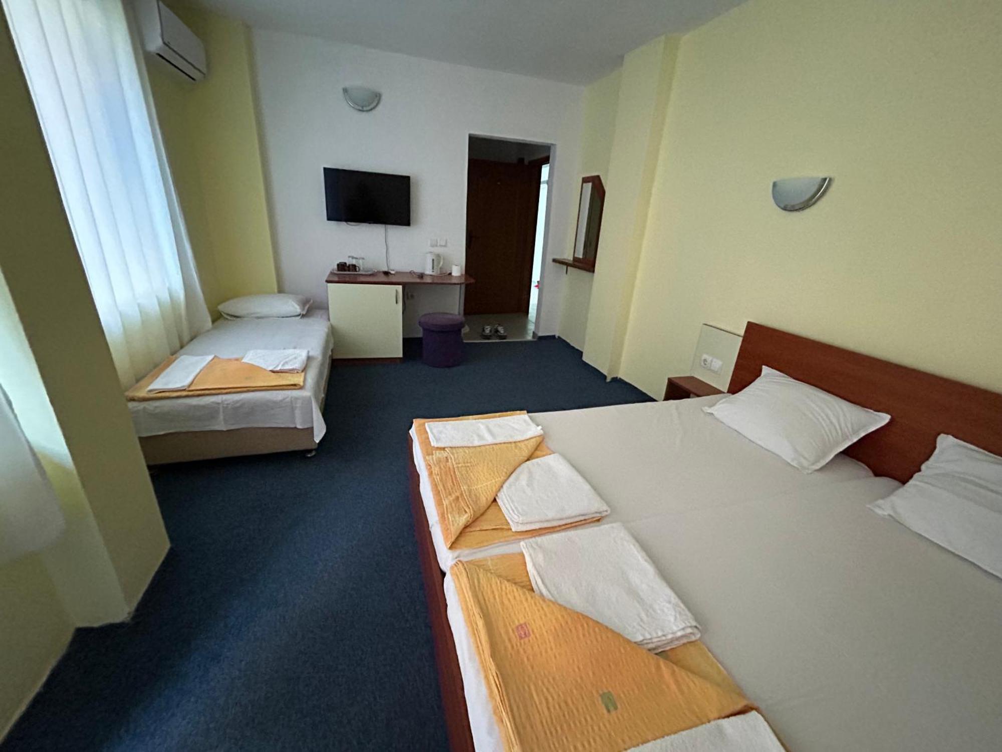 Hotel North Primorsko Exterior photo